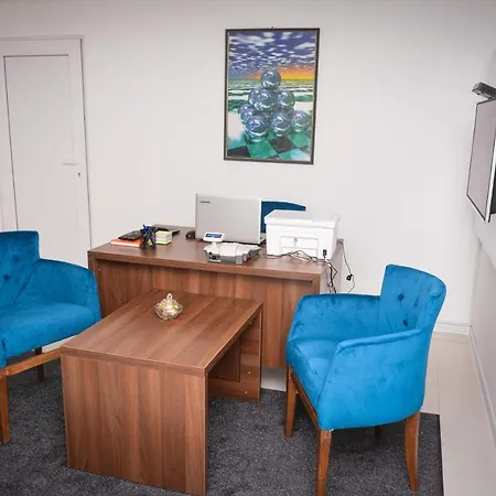 아파트 Korzo Prenociste 노비파자르