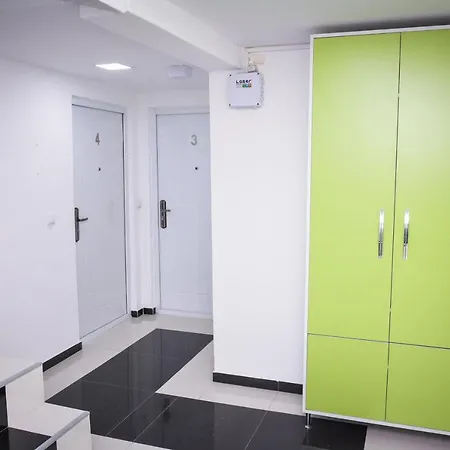 Korzo Prenociste 노비파자르